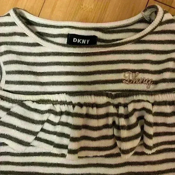 DKNY‎ Girls Knit Striped Cold Shoulder Top - Picture 4 of 5